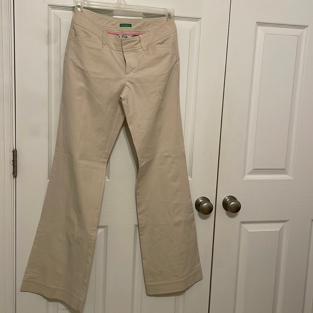 Vintage Lilly Pulitzer khaki’s, Palm Beach Fit size 2. Smoke free home, like new